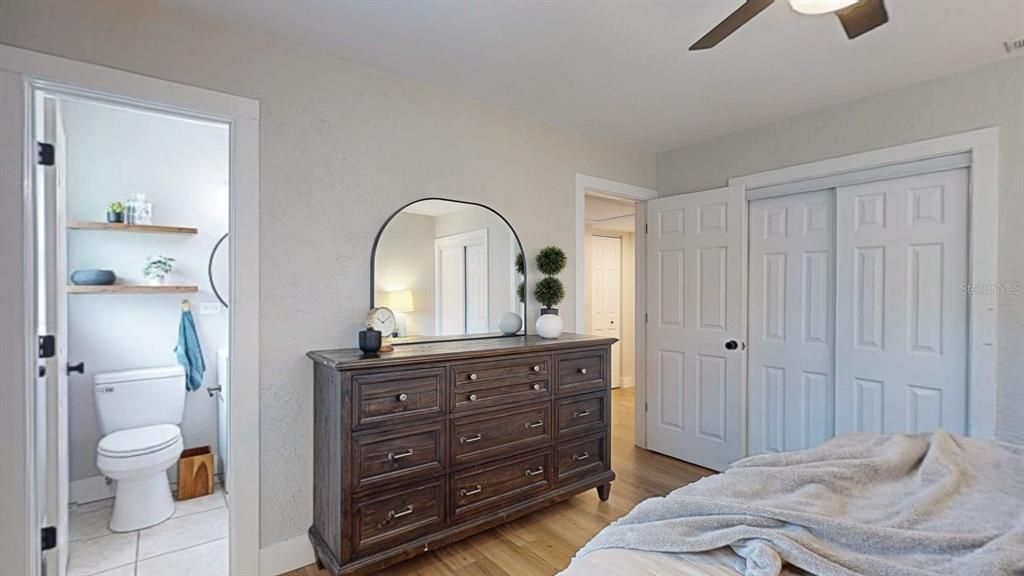 For Sale: $515,000 (3 beds, 2 baths, 1377 Square Feet)