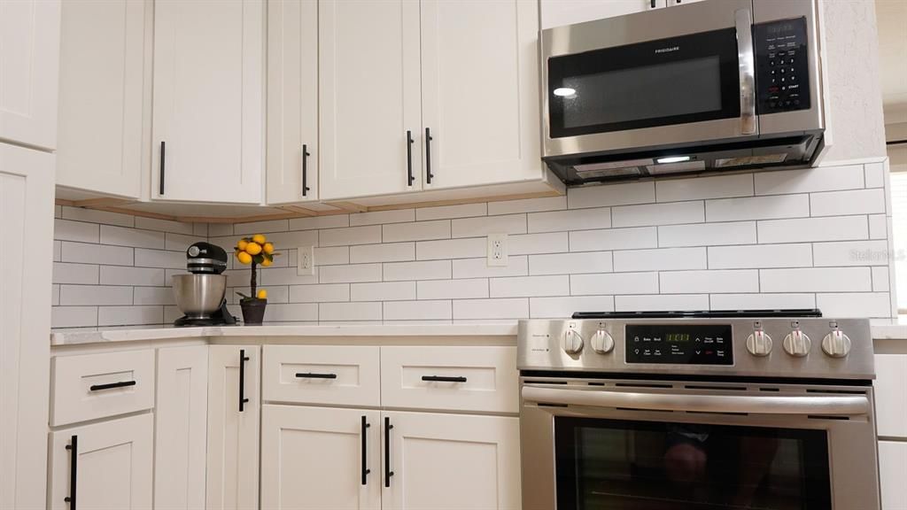 For Sale: $515,000 (3 beds, 2 baths, 1377 Square Feet)