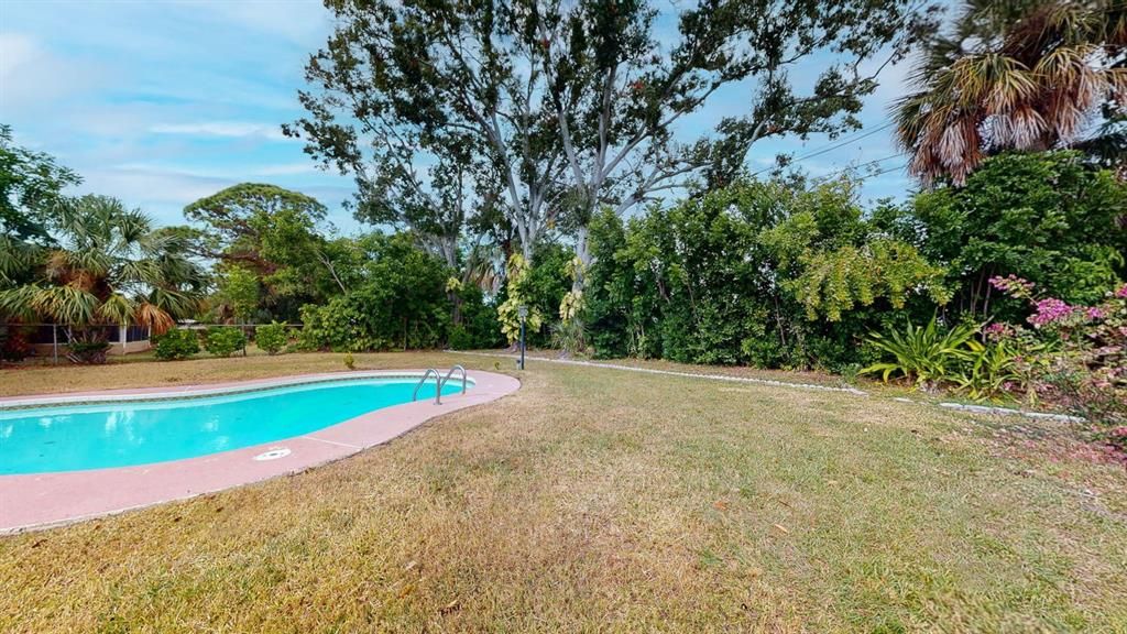 For Sale: $515,000 (3 beds, 2 baths, 1377 Square Feet)