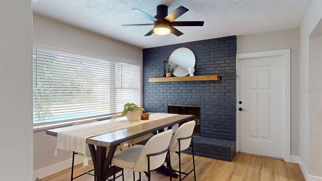 For Sale: $515,000 (3 beds, 2 baths, 1377 Square Feet)