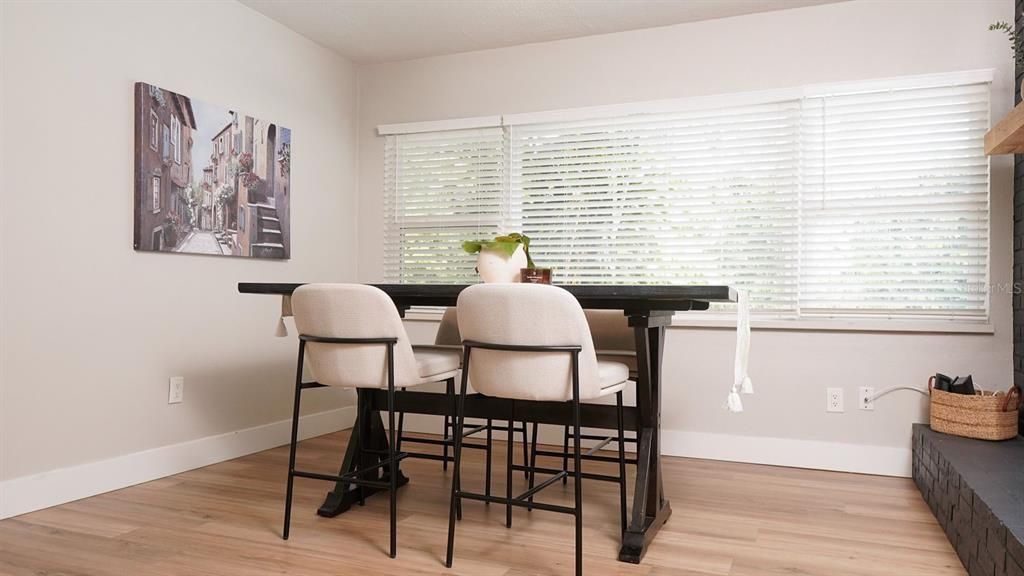 For Sale: $515,000 (3 beds, 2 baths, 1377 Square Feet)