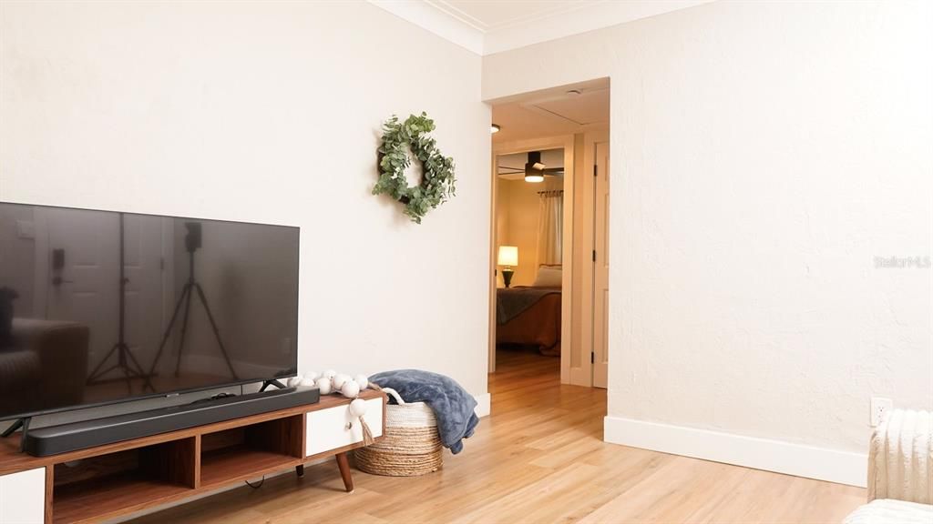 For Sale: $515,000 (3 beds, 2 baths, 1377 Square Feet)