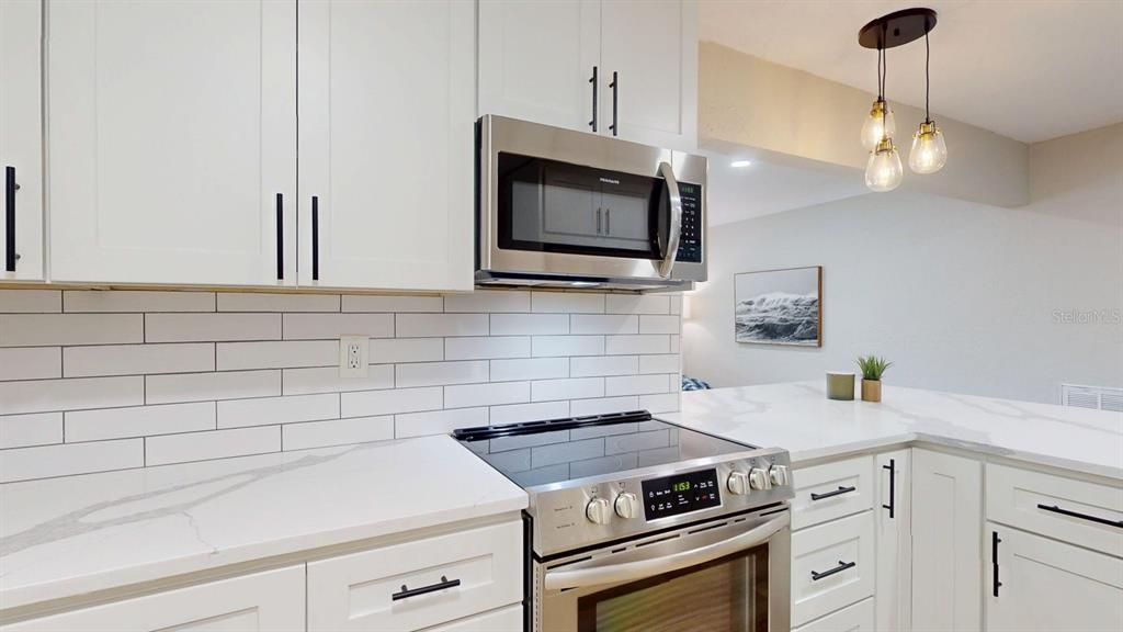 For Sale: $515,000 (3 beds, 2 baths, 1377 Square Feet)