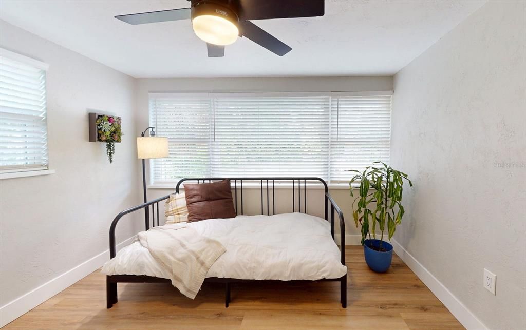 For Sale: $515,000 (3 beds, 2 baths, 1377 Square Feet)