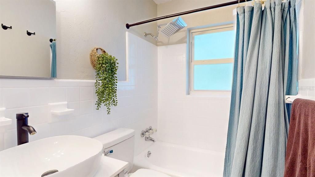 For Sale: $515,000 (3 beds, 2 baths, 1377 Square Feet)