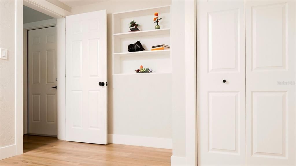 For Sale: $515,000 (3 beds, 2 baths, 1377 Square Feet)