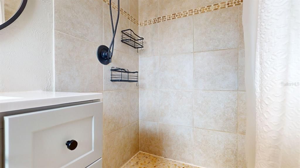 For Sale: $515,000 (3 beds, 2 baths, 1377 Square Feet)