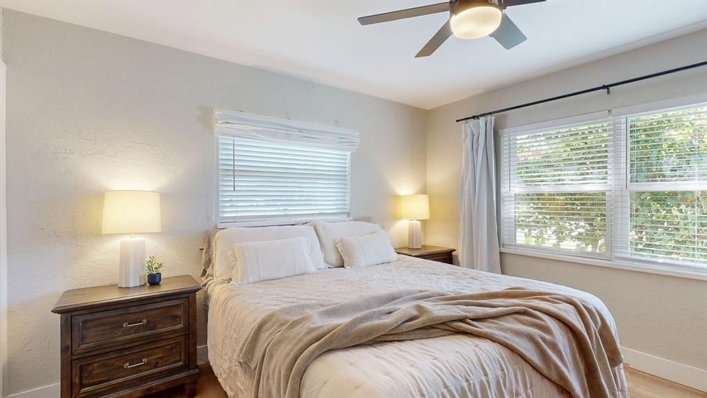 For Sale: $515,000 (3 beds, 2 baths, 1377 Square Feet)