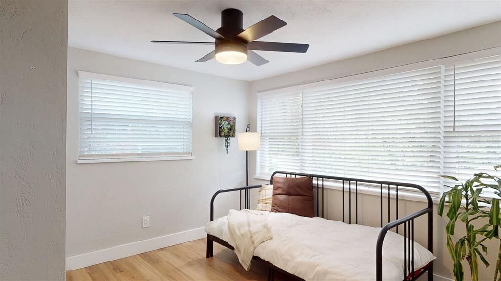 For Sale: $515,000 (3 beds, 2 baths, 1377 Square Feet)