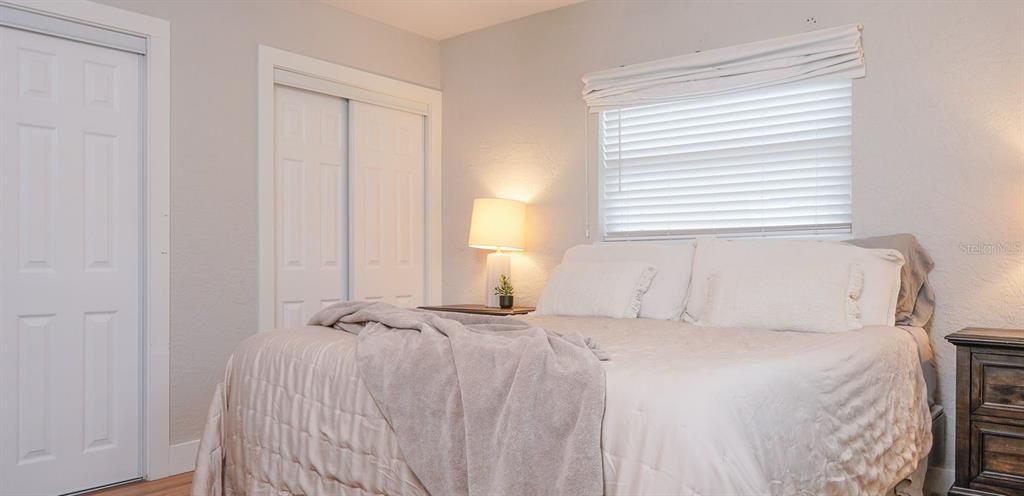 For Sale: $515,000 (3 beds, 2 baths, 1377 Square Feet)