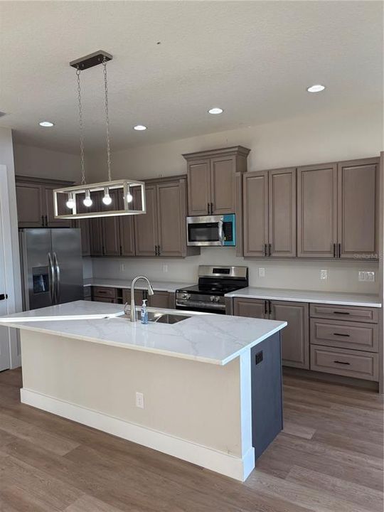 待售: $625,000 (4 贝兹, 2 浴室, 2898 平方英尺)