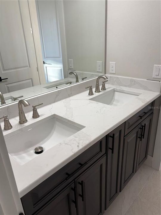 待售: $625,000 (4 贝兹, 2 浴室, 2898 平方英尺)