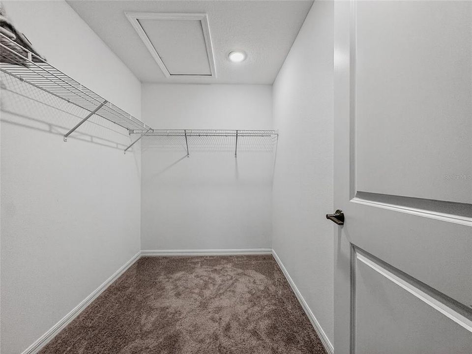 Activo con contrato: $249,000 (3 camas, 2 baños, 1616 Pies cuadrados)