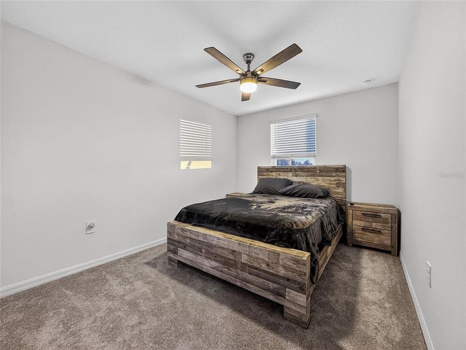 Activo con contrato: $249,000 (3 camas, 2 baños, 1616 Pies cuadrados)