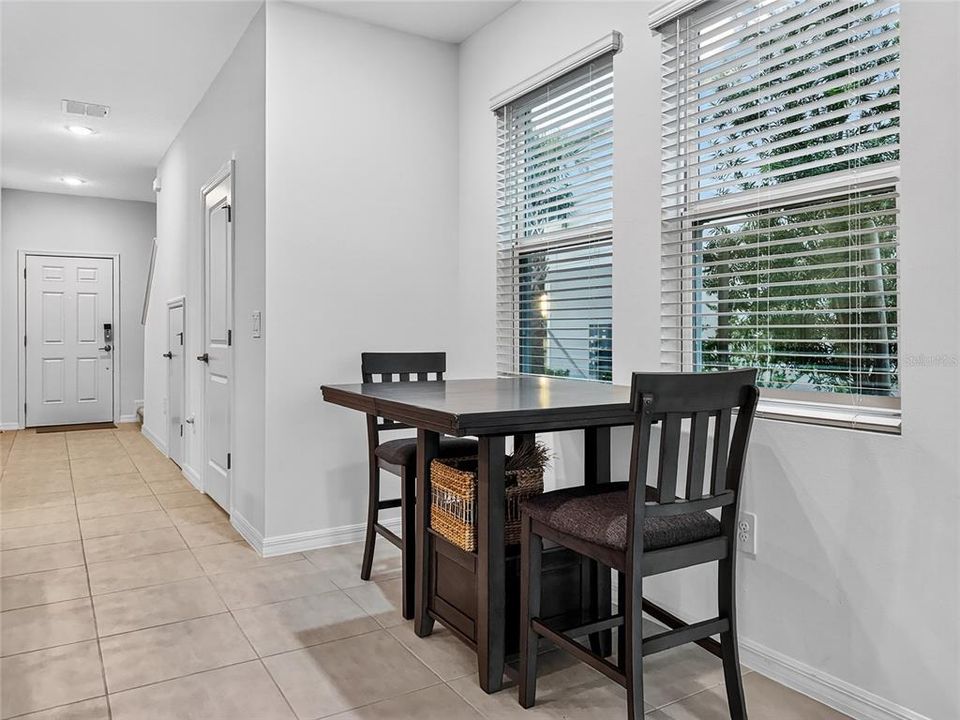 Activo con contrato: $249,000 (3 camas, 2 baños, 1616 Pies cuadrados)