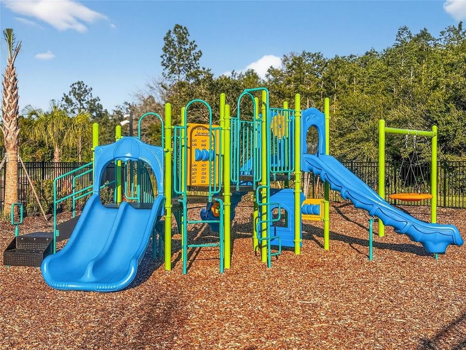 Activo con contrato: $249,000 (3 camas, 2 baños, 1616 Pies cuadrados)