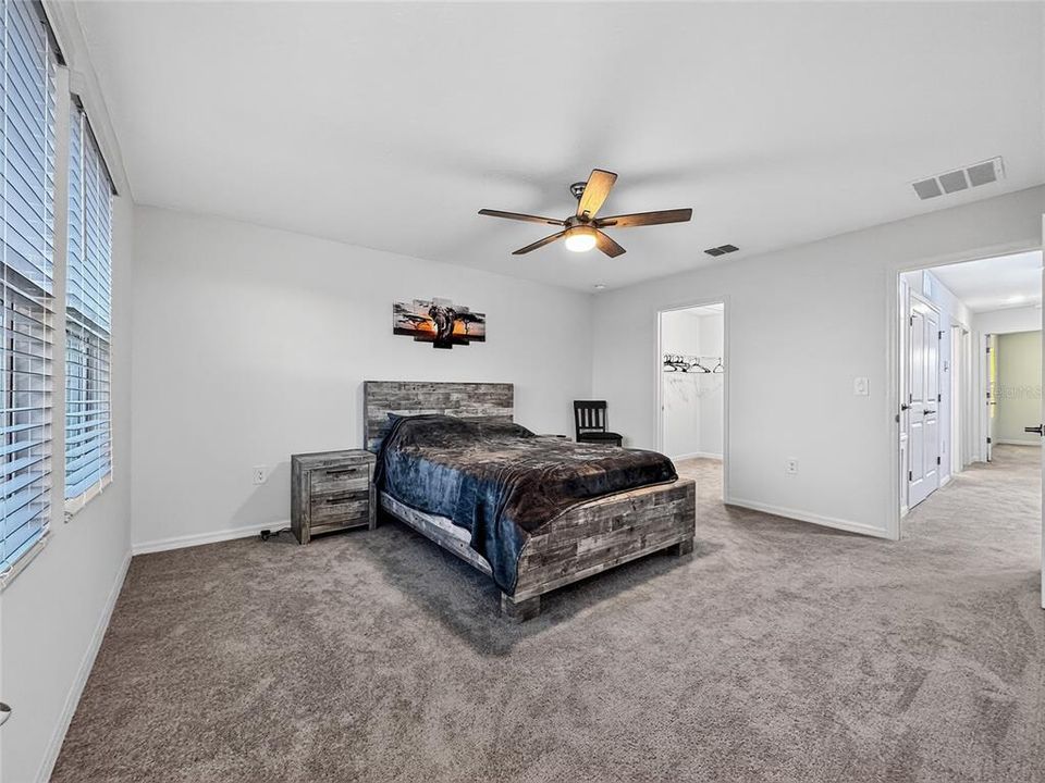 Activo con contrato: $249,000 (3 camas, 2 baños, 1616 Pies cuadrados)