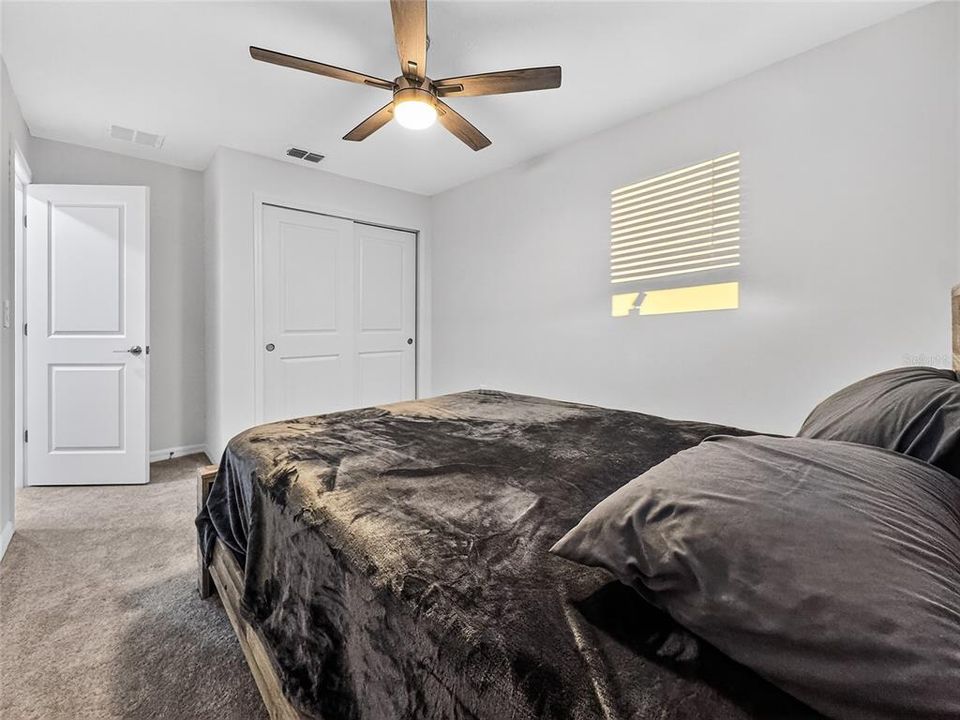 Activo con contrato: $249,000 (3 camas, 2 baños, 1616 Pies cuadrados)