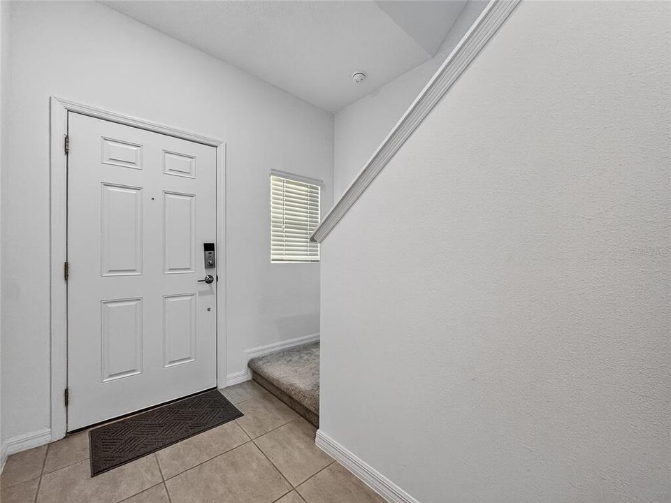 Activo con contrato: $249,000 (3 camas, 2 baños, 1616 Pies cuadrados)