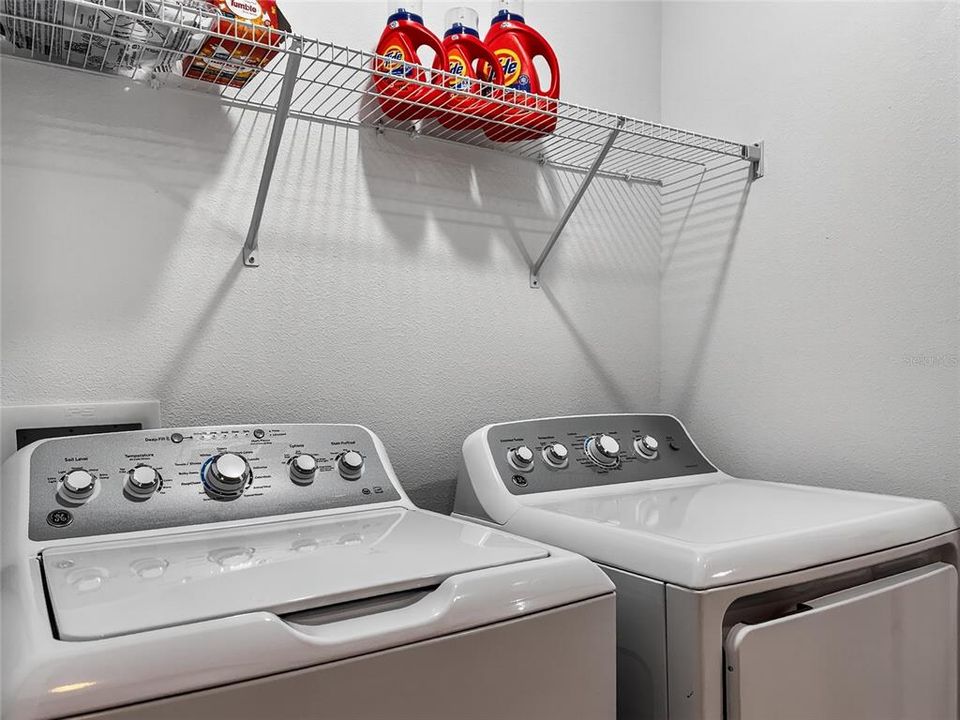 Activo con contrato: $249,000 (3 camas, 2 baños, 1616 Pies cuadrados)