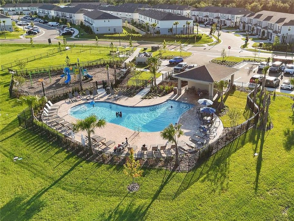 Activo con contrato: $249,000 (3 camas, 2 baños, 1616 Pies cuadrados)