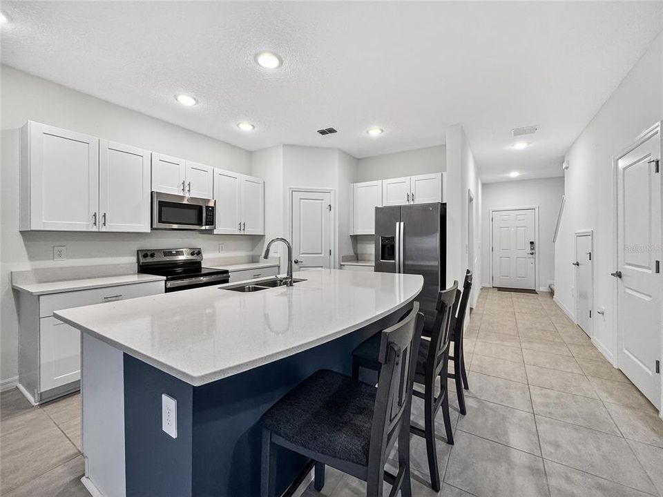 Activo con contrato: $249,000 (3 camas, 2 baños, 1616 Pies cuadrados)