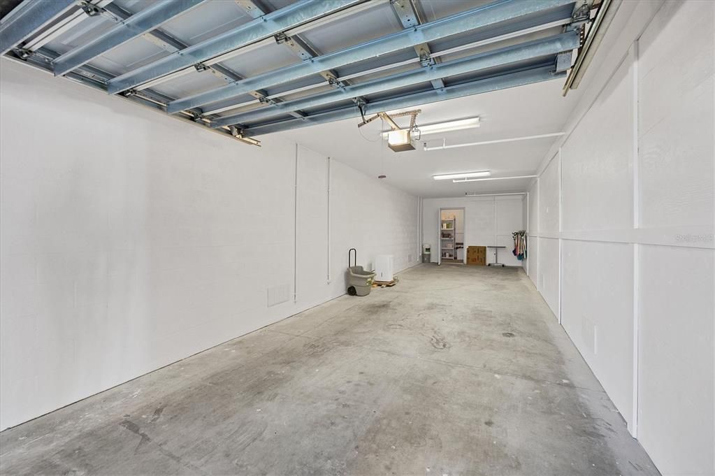 For Sale: $294,500 (2 beds, 2 baths, 1009 Square Feet)