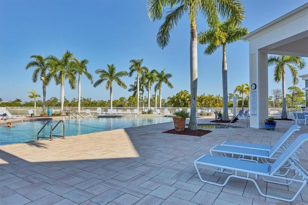 For Sale: $294,500 (2 beds, 2 baths, 1009 Square Feet)