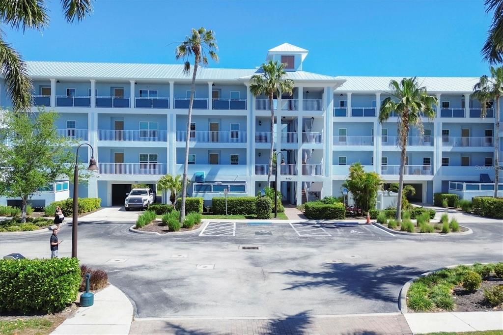 For Sale: $294,500 (2 beds, 2 baths, 1009 Square Feet)