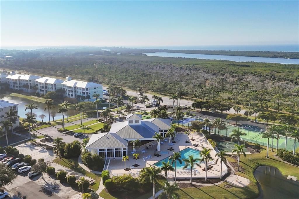 For Sale: $294,500 (2 beds, 2 baths, 1009 Square Feet)