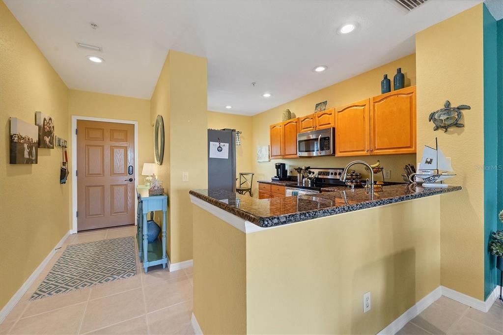 For Sale: $294,500 (2 beds, 2 baths, 1009 Square Feet)