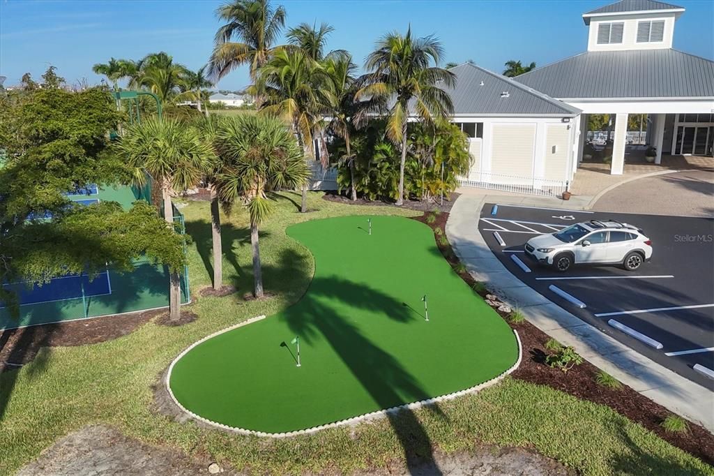 For Sale: $294,500 (2 beds, 2 baths, 1009 Square Feet)