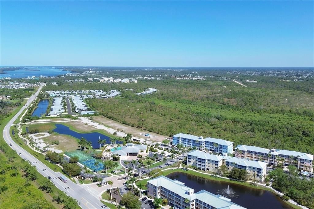 For Sale: $294,500 (2 beds, 2 baths, 1009 Square Feet)