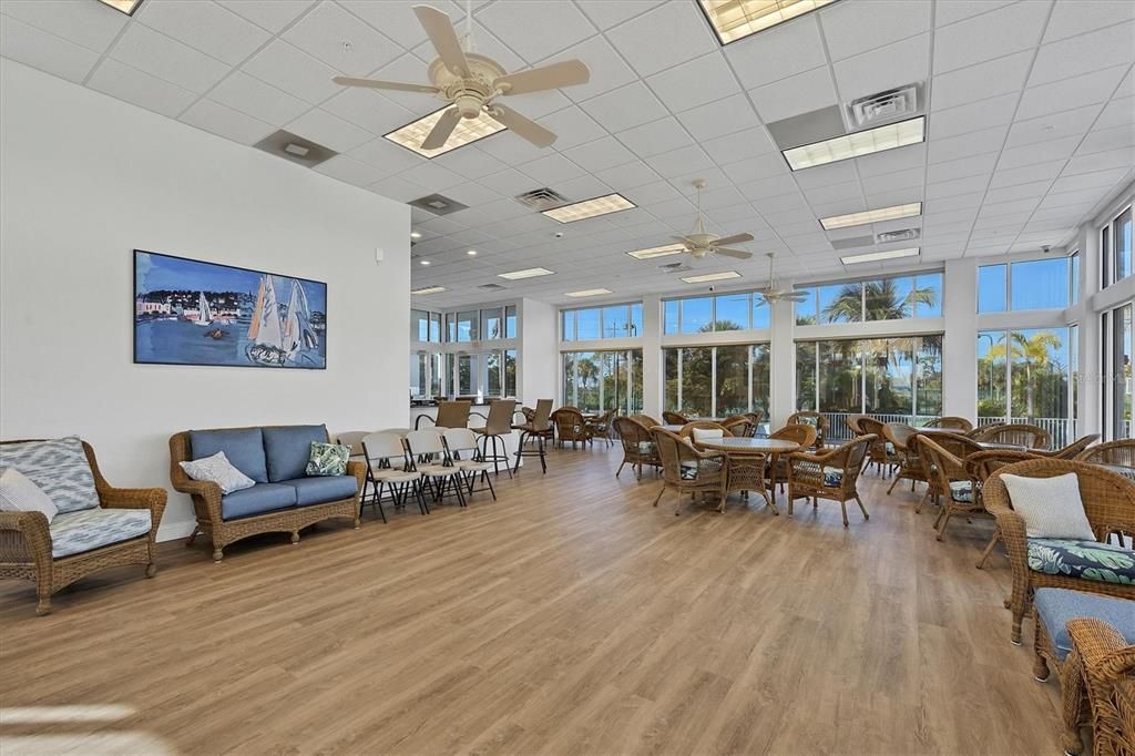 For Sale: $294,500 (2 beds, 2 baths, 1009 Square Feet)