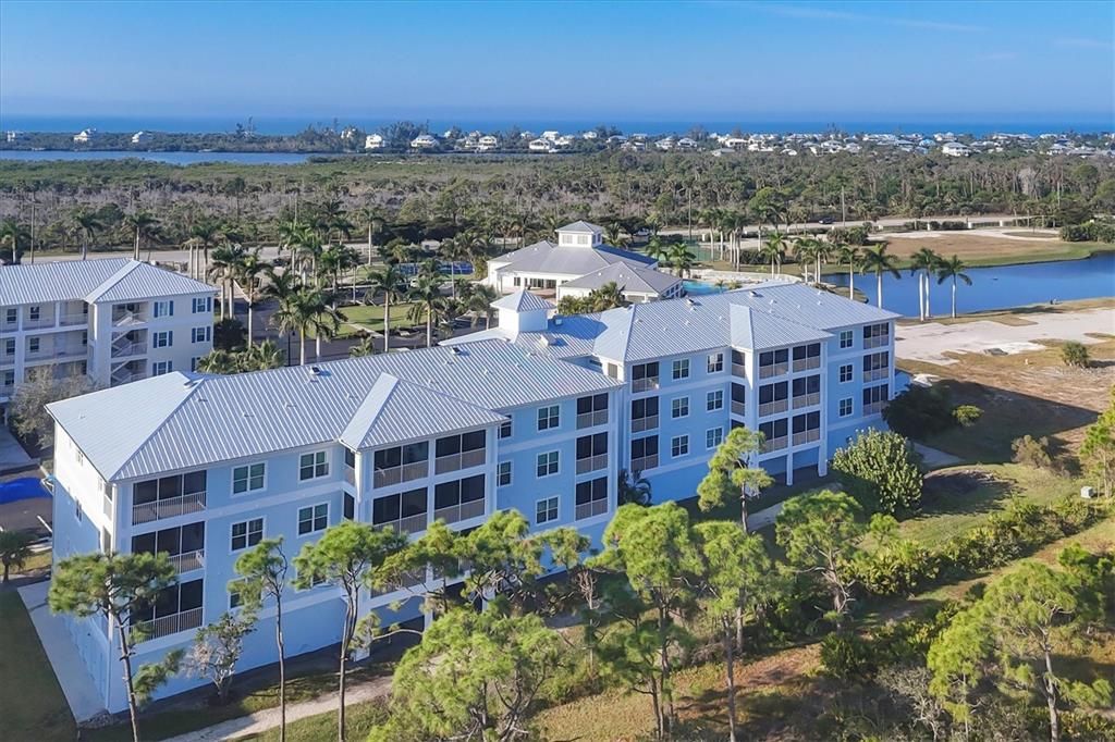 For Sale: $294,500 (2 beds, 2 baths, 1009 Square Feet)