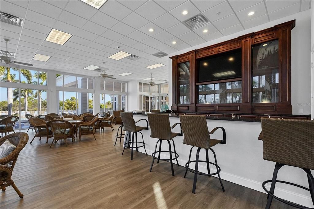 For Sale: $294,500 (2 beds, 2 baths, 1009 Square Feet)