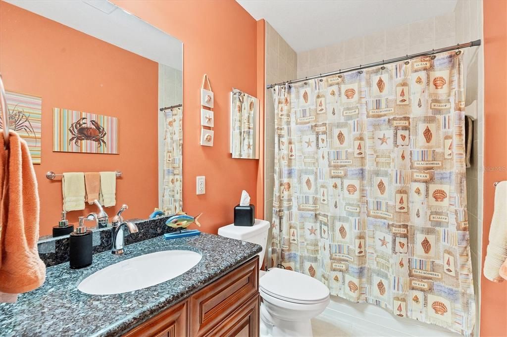 For Sale: $294,500 (2 beds, 2 baths, 1009 Square Feet)