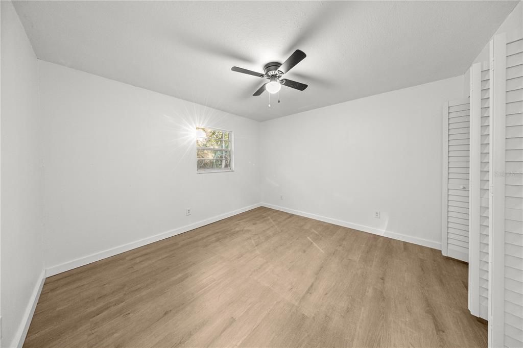 待售: $575,000 (6 贝兹, 0 浴室, 3066 平方英尺)