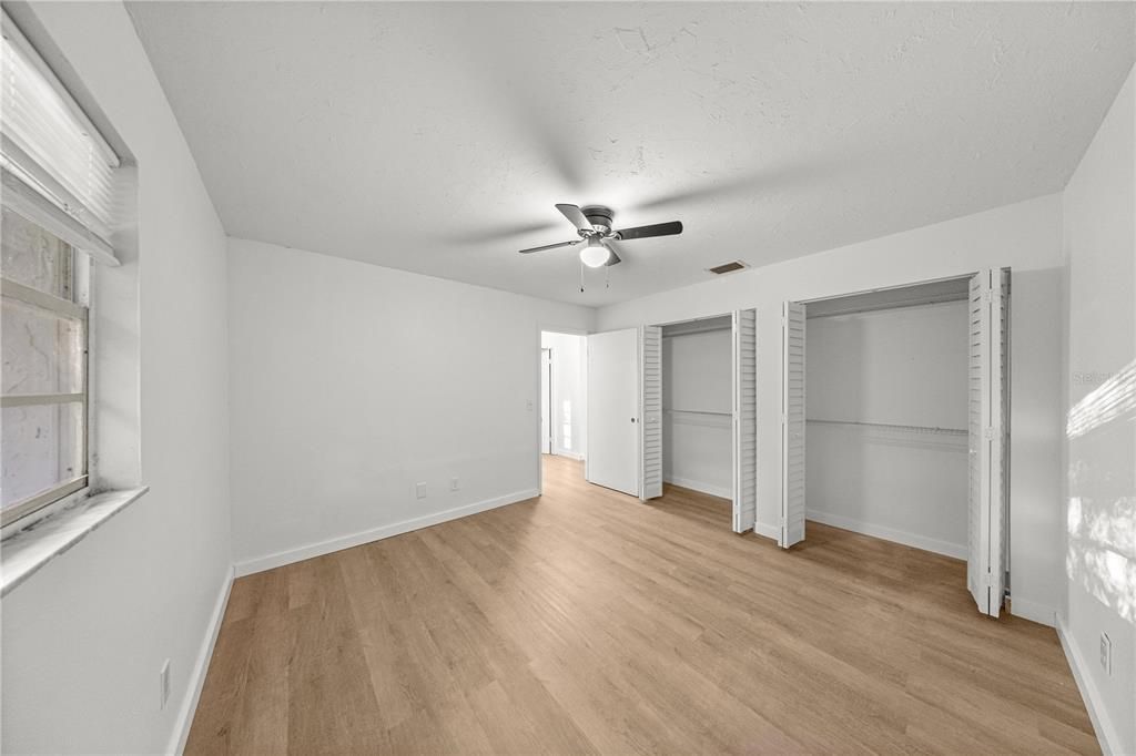 待售: $575,000 (6 贝兹, 0 浴室, 3066 平方英尺)