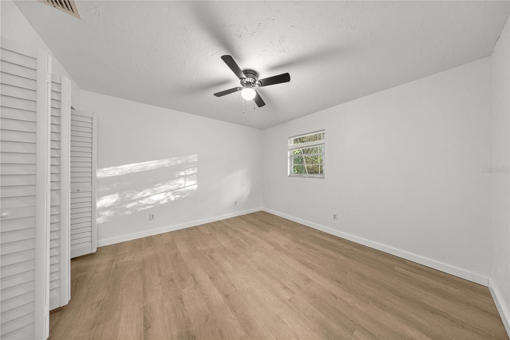 待售: $575,000 (6 贝兹, 0 浴室, 3066 平方英尺)