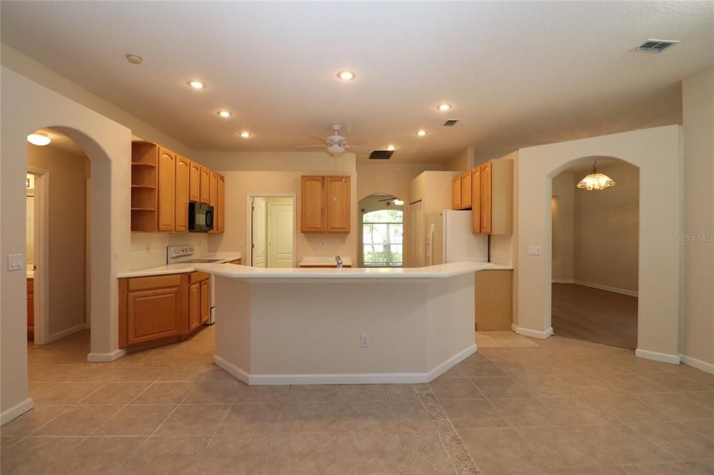 For Rent: $2,500 (4 beds, 3 baths, 2530 Square Feet)