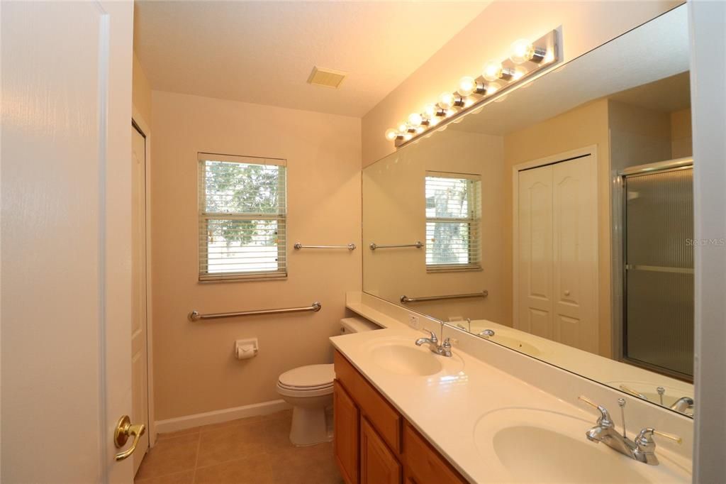 For Rent: $2,500 (4 beds, 3 baths, 2530 Square Feet)