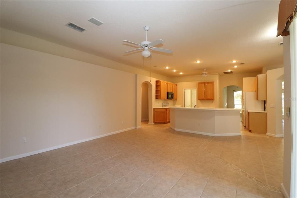 For Rent: $2,500 (4 beds, 3 baths, 2530 Square Feet)