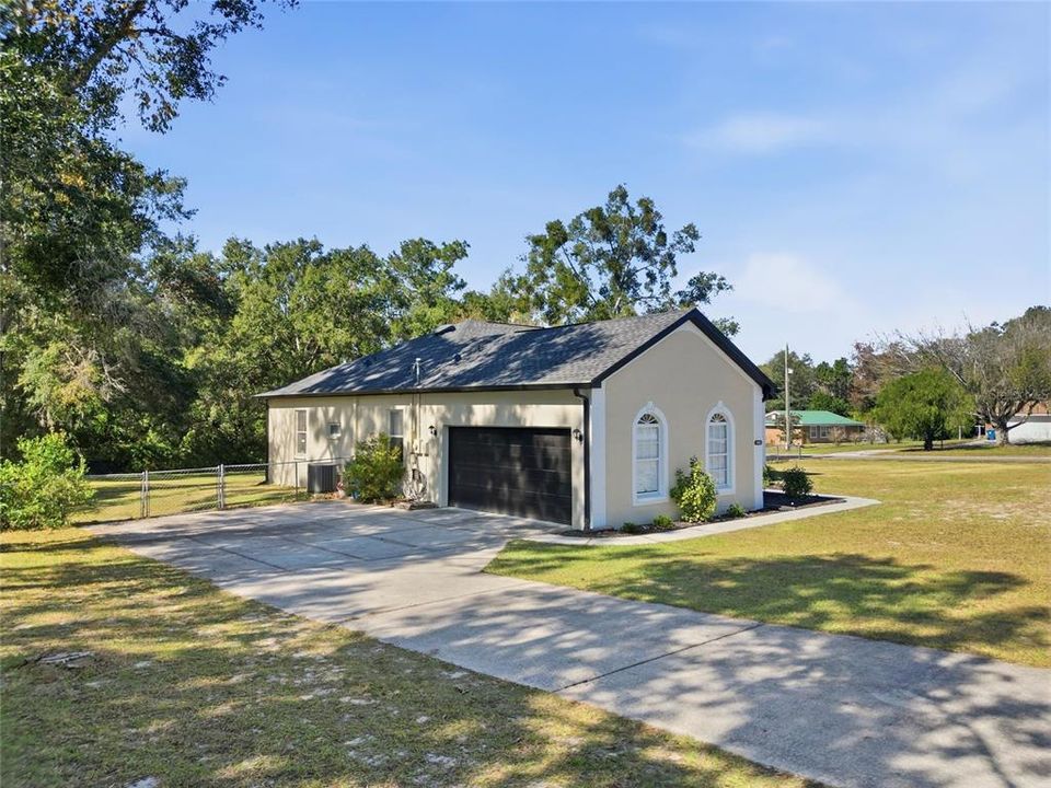 En Venta: $350,000 (3 camas, 2 baños, 1563 Pies cuadrados)