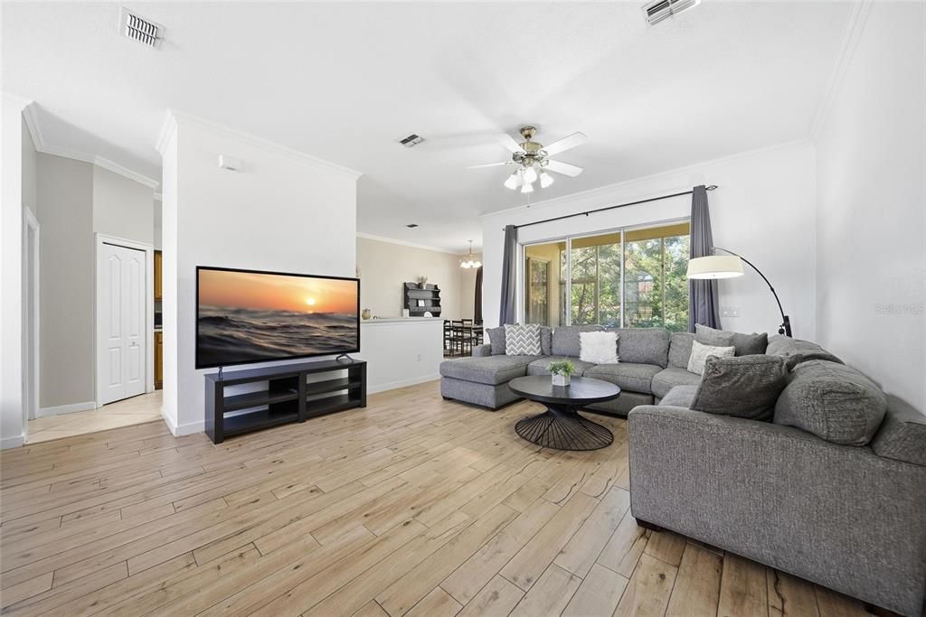 En Venta: $350,000 (3 camas, 2 baños, 1563 Pies cuadrados)