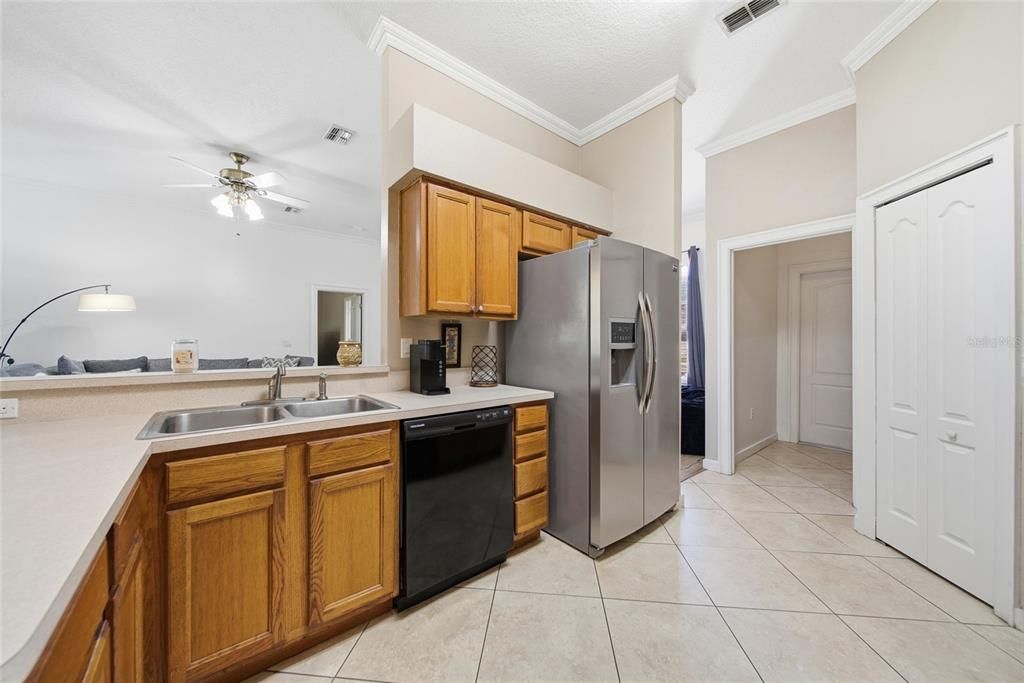 En Venta: $350,000 (3 camas, 2 baños, 1563 Pies cuadrados)