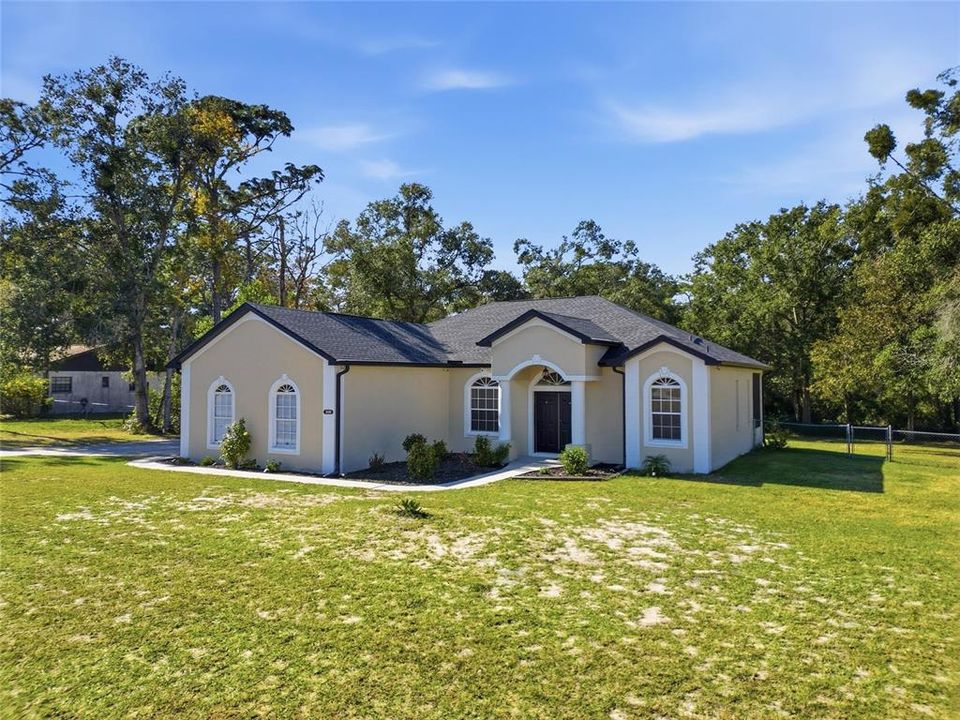 En Venta: $350,000 (3 camas, 2 baños, 1563 Pies cuadrados)