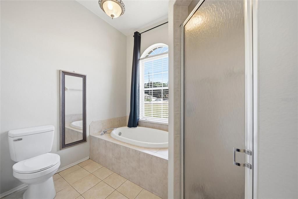 En Venta: $350,000 (3 camas, 2 baños, 1563 Pies cuadrados)