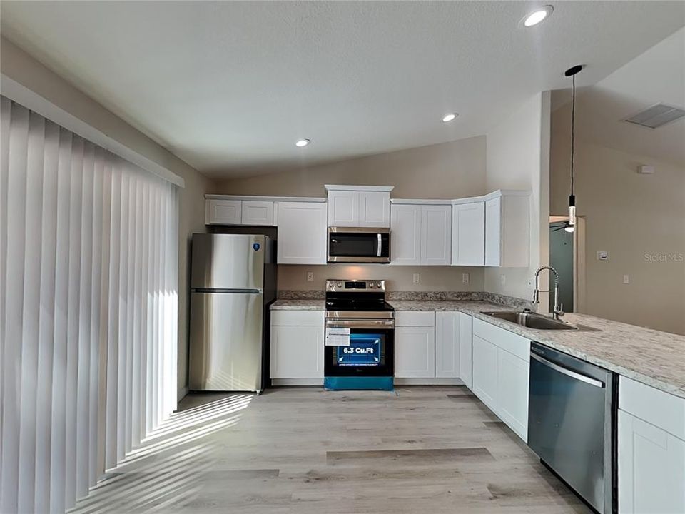 En Renta: $1,699 (3 camas, 2 baños, 1400 Pies cuadrados)