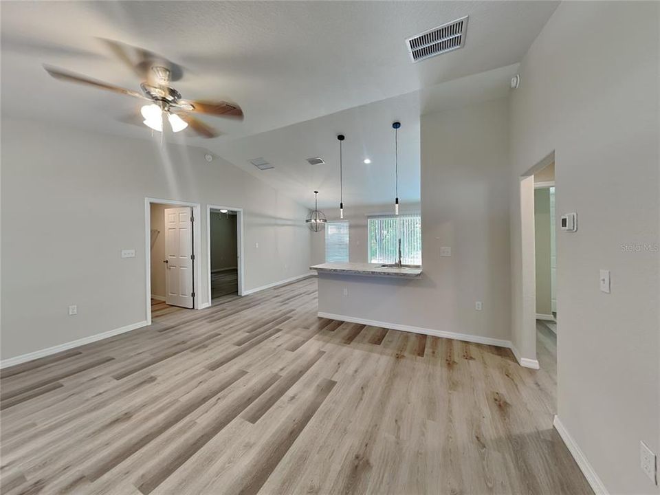 En Renta: $1,699 (3 camas, 2 baños, 1400 Pies cuadrados)